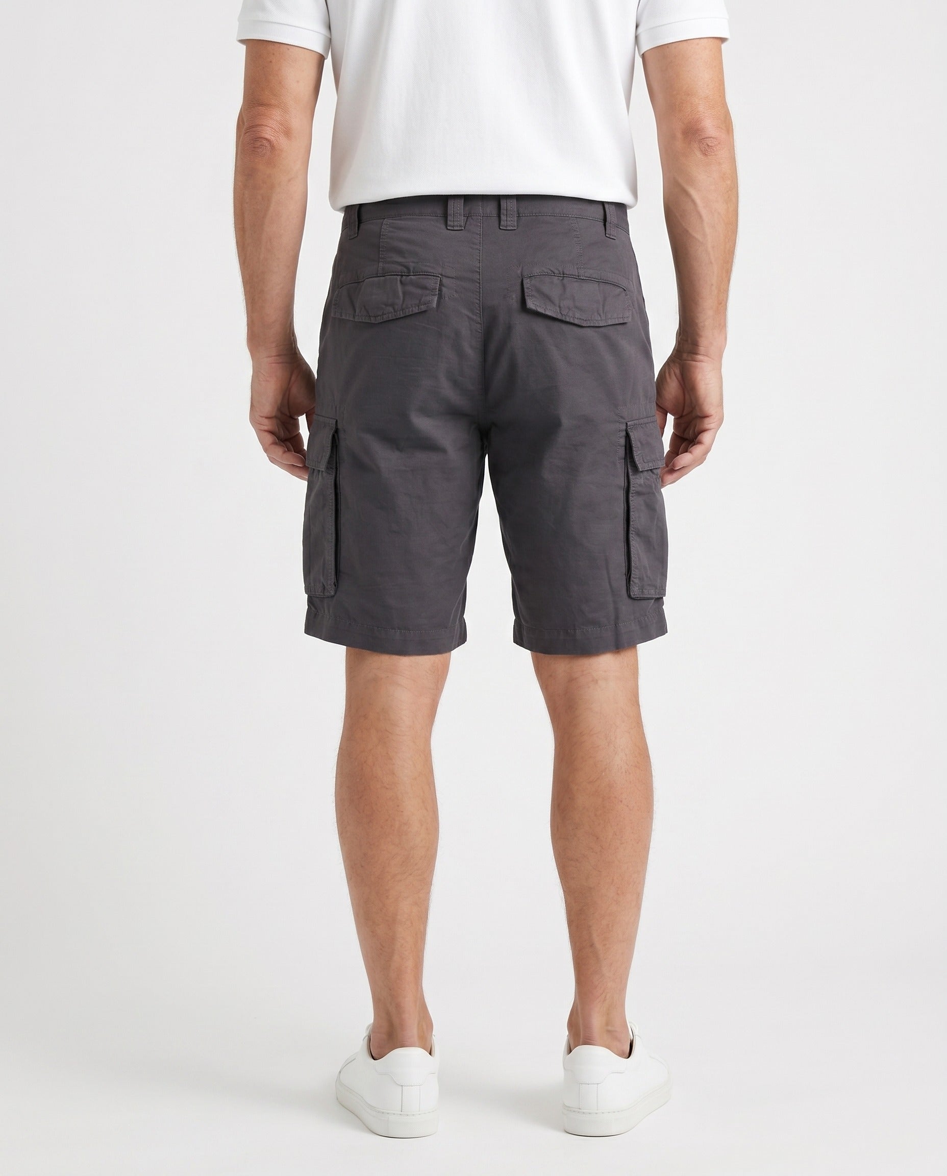 BRUNELLO CUCINELLI MEN'S ANTHRACITE LINEN BLEND CARGO SHORTS