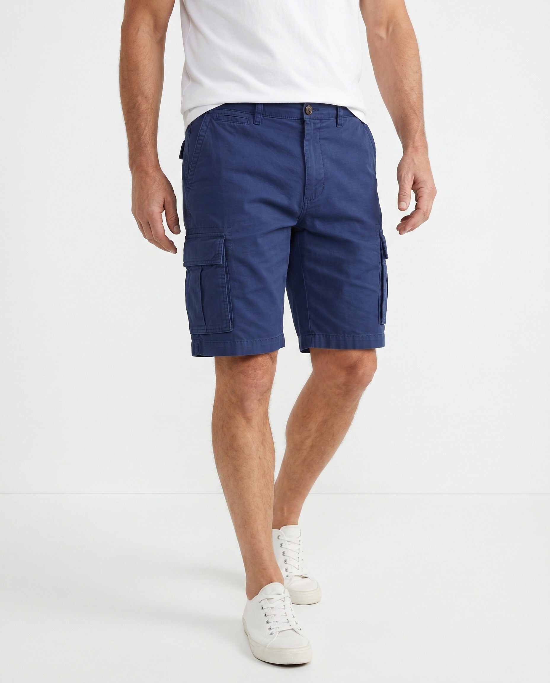 BRUNELLO CUCINELLI MEN'S PRUSSIAN BLUE LINEN BLEND CARGO SHORTS