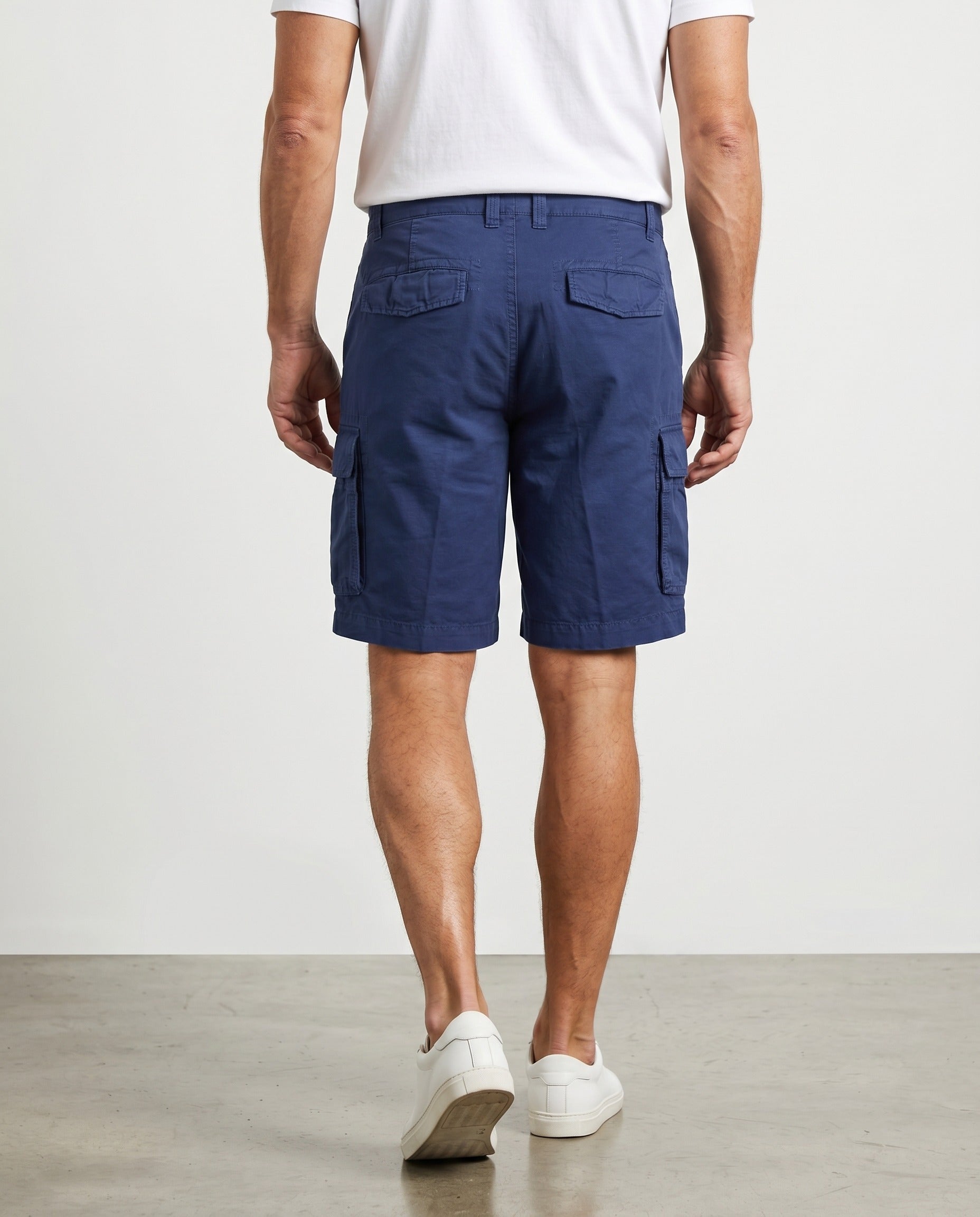 BRUNELLO CUCINELLI MEN'S PRUSSIAN BLUE LINEN BLEND CARGO SHORTS