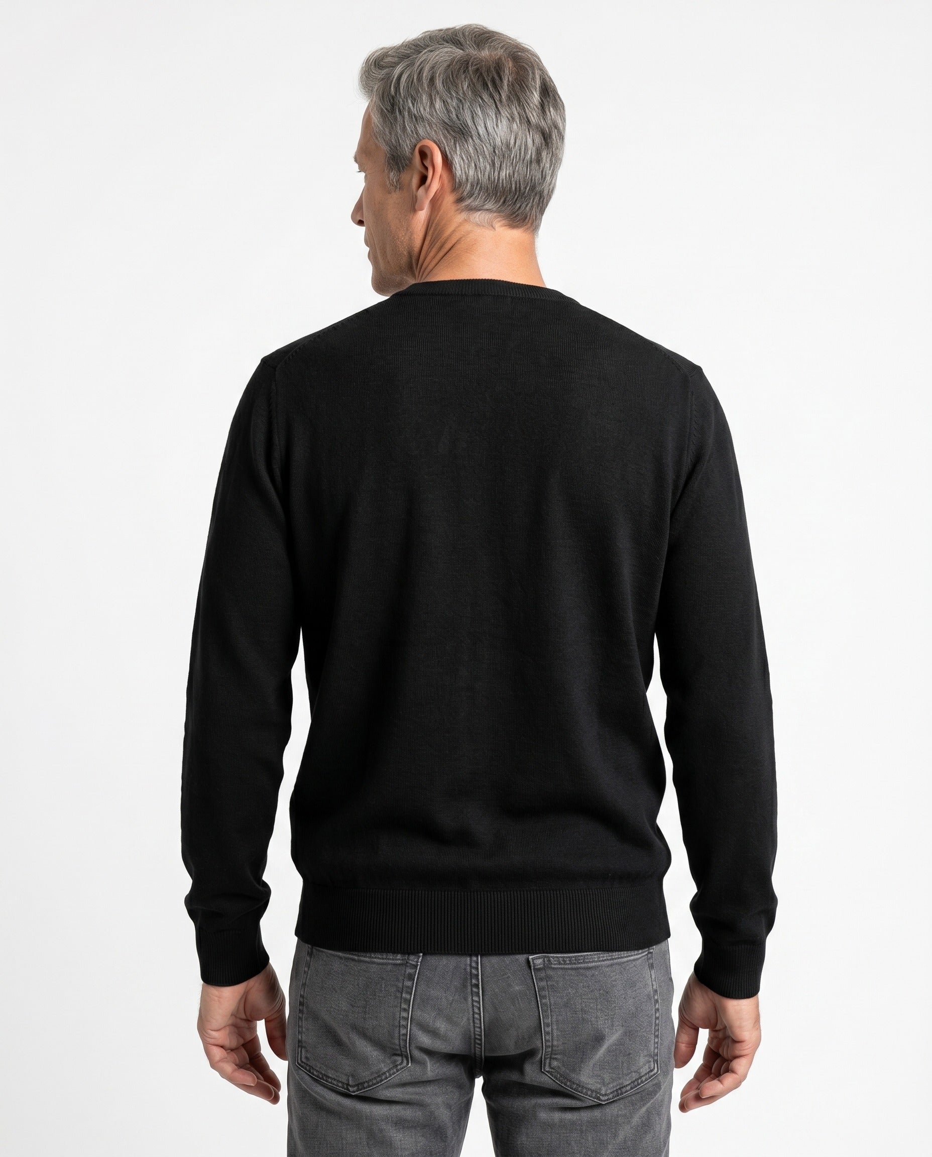 BRUNELLO CUCINELLI MEN'S BLACK CASHMERE CREW NECK SWEATER
