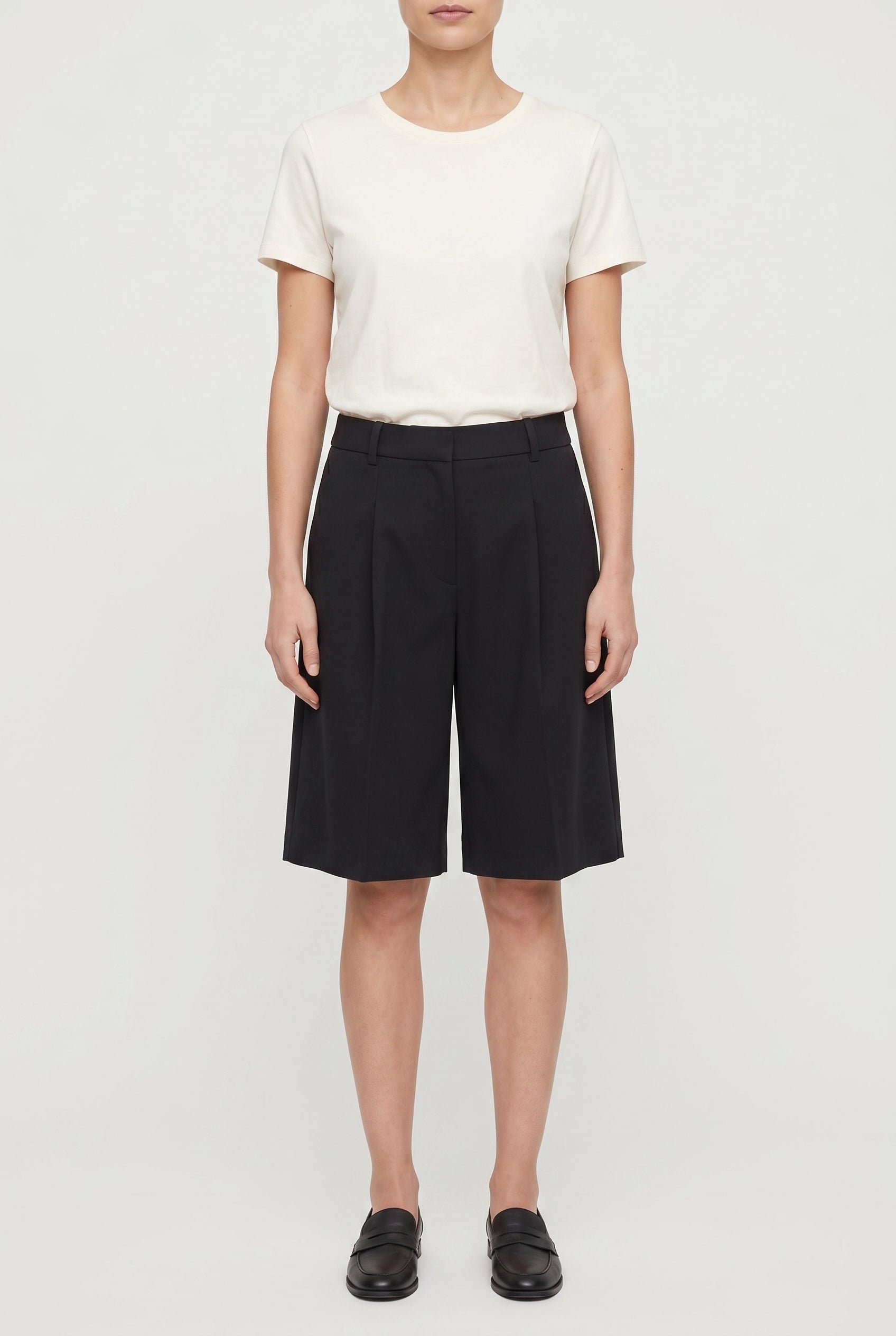 BRUNELLO CUCINELLI WOMEN'S BLACK TAILORED CULOTTE SHORTS
