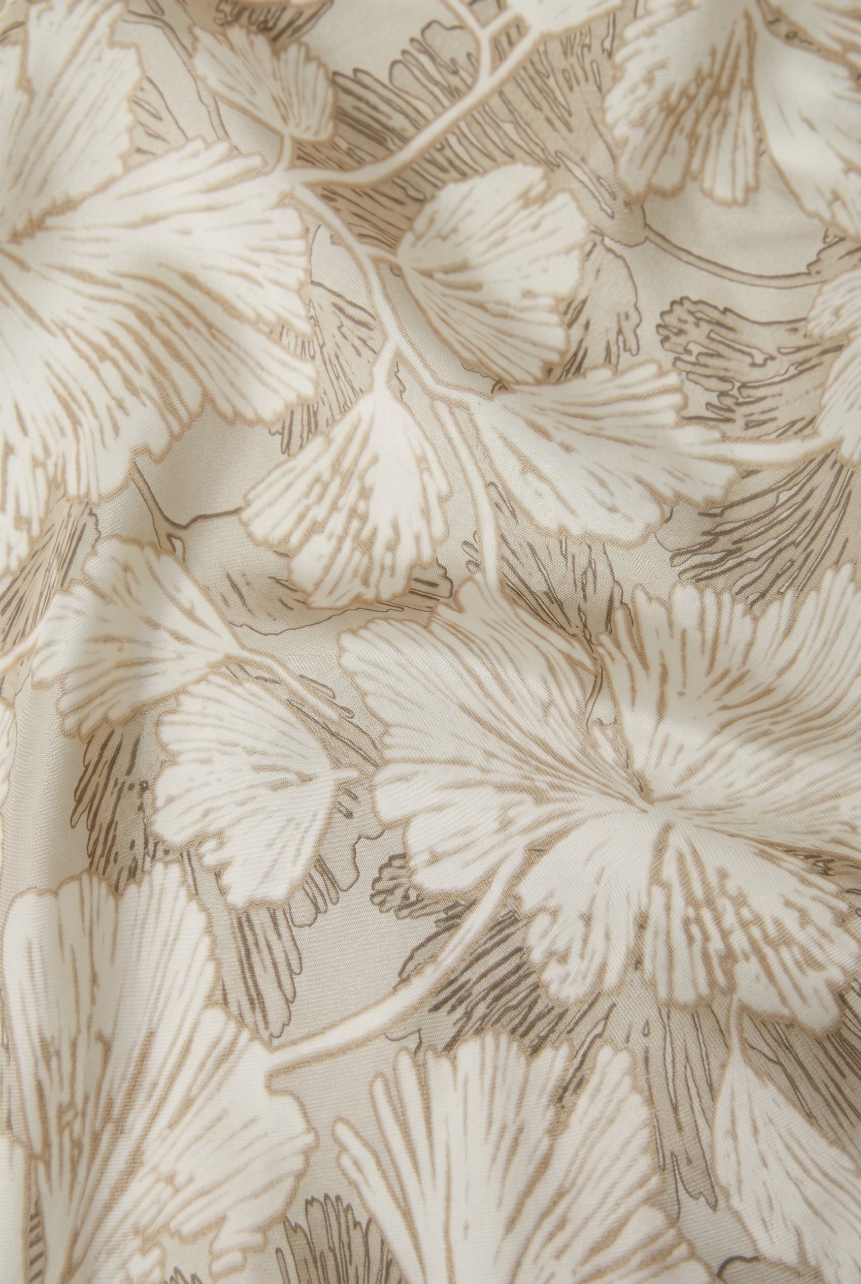 BRUNELLO CUCINELLI WOMEN'S BEIGE SILK FLORAL PRINT SCARF