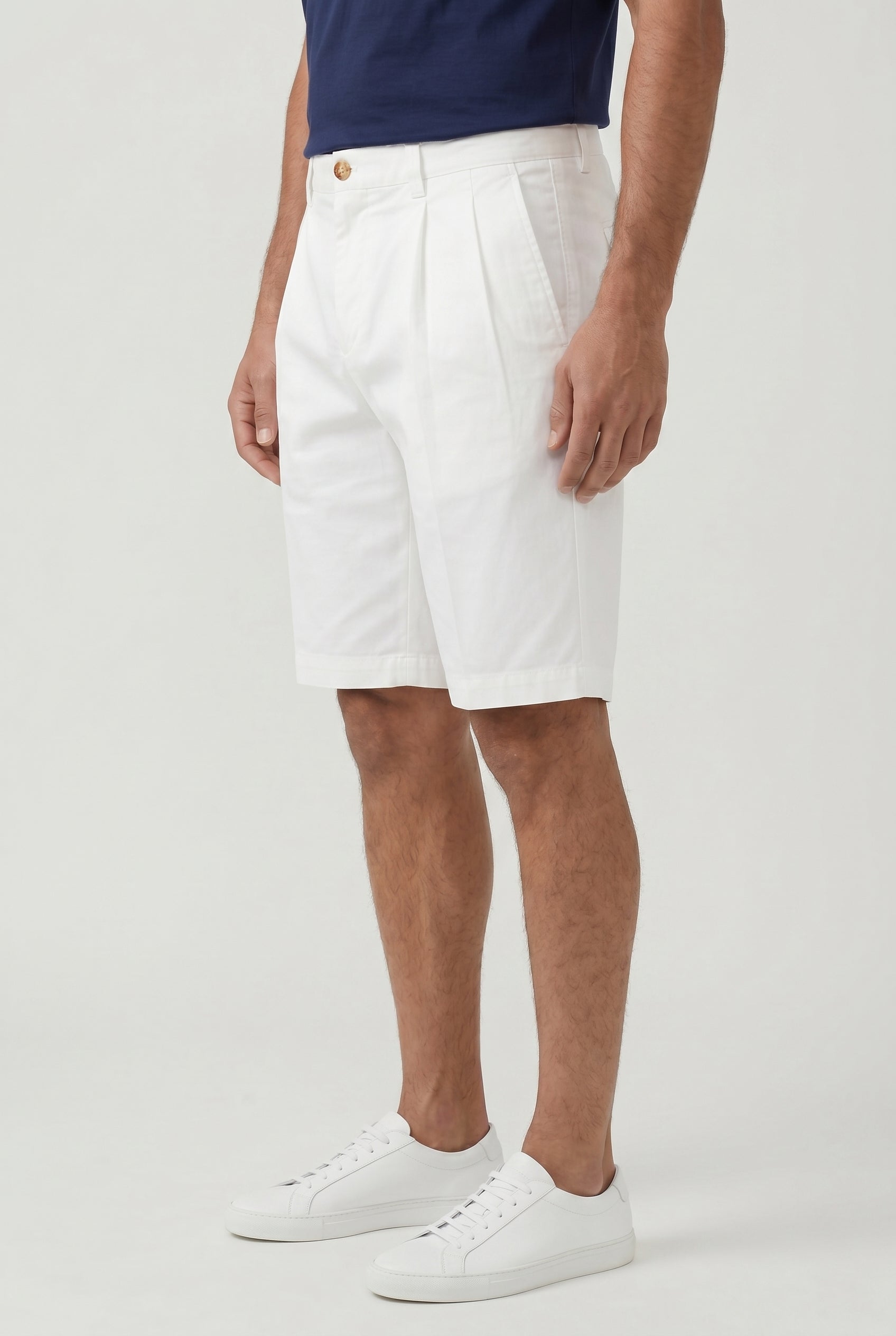 BRUNELLO CUCINELLI MEN'S WHITE COTTON TAILORED SHORTS