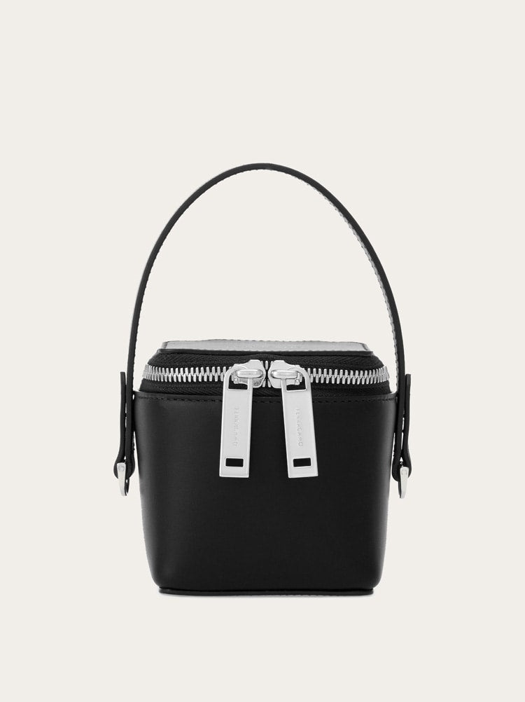 FERRAGAMO WOMEN'S BLACK CALF LEATHER BAG