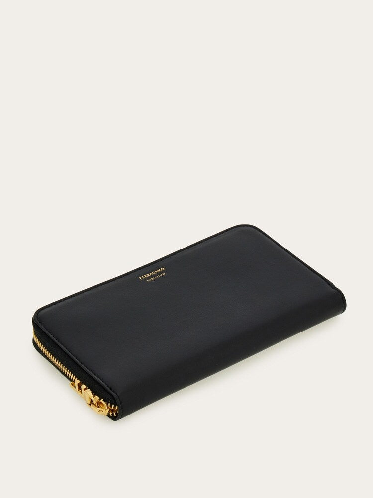 FERRAGAMO WOMEN'S BLACK CALF LEATHER WALLET