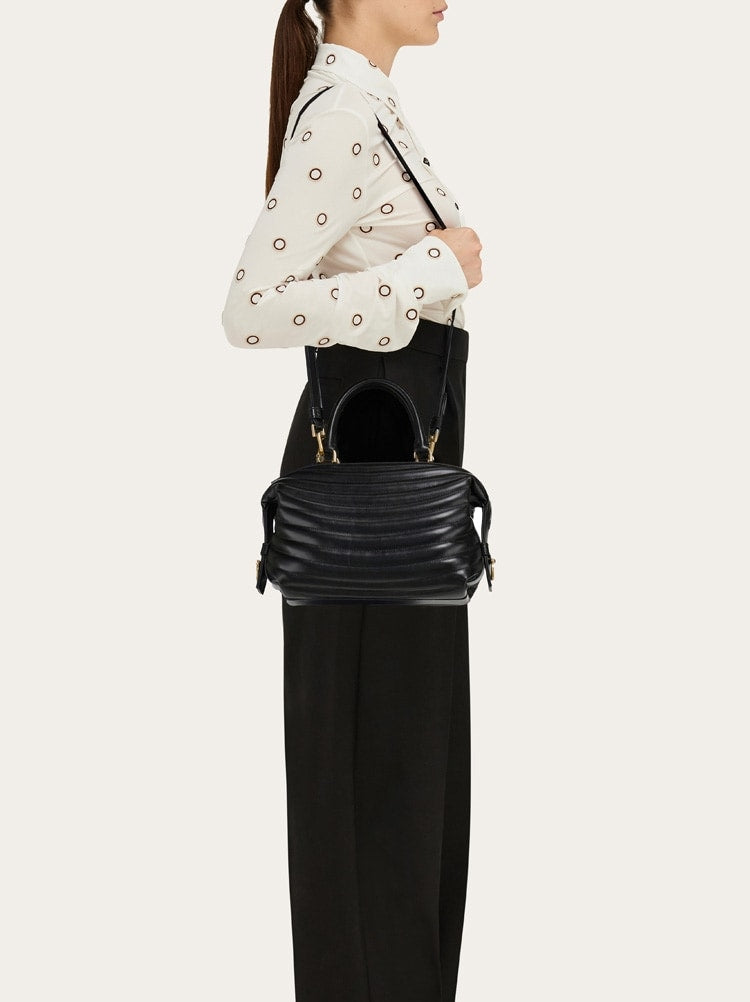 FERRAGAMO WOMEN'S BLACK CALF LEATHER BAG