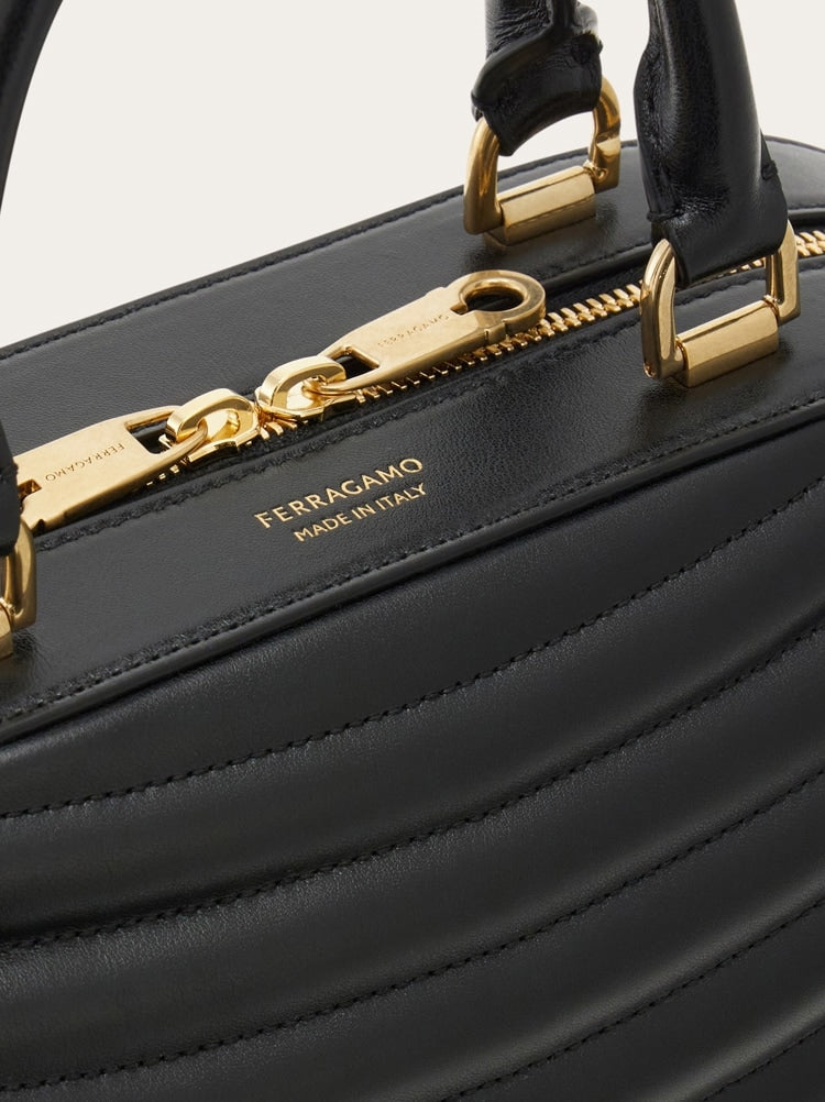 FERRAGAMO WOMEN'S BLACK CALF LEATHER BAG