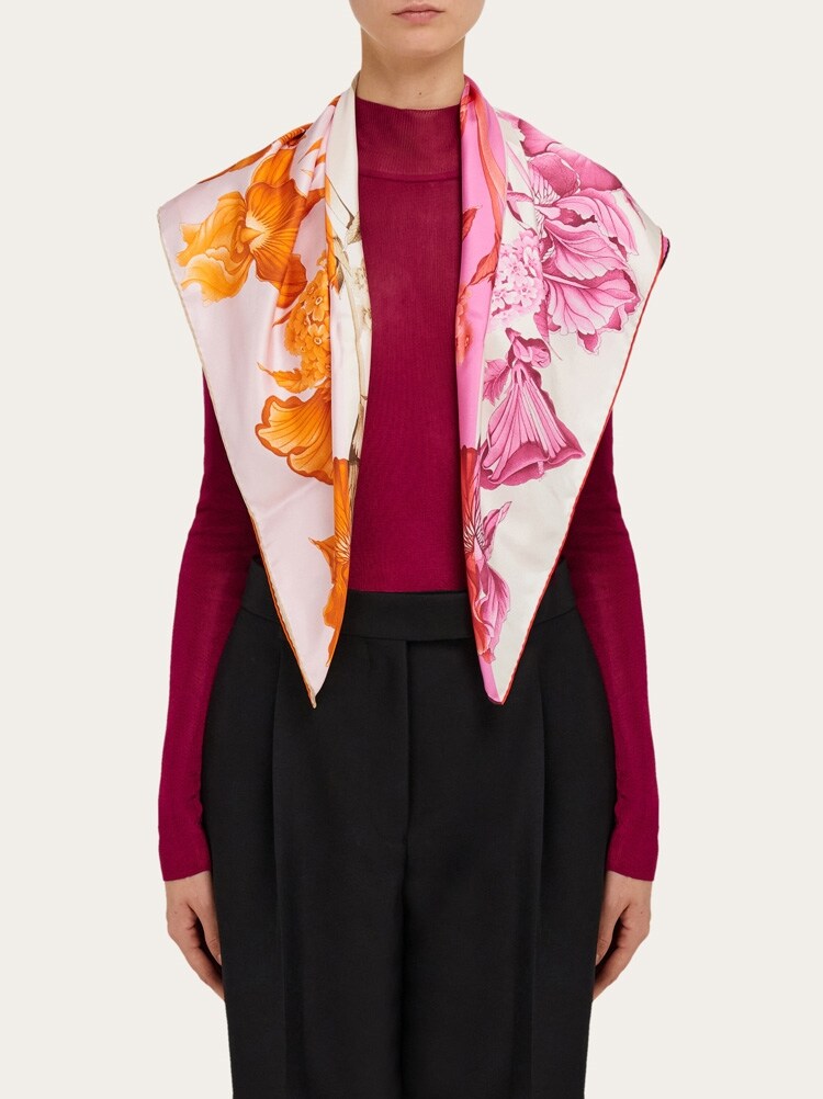 FERRAGAMO WOMEN'S SCARF NWT