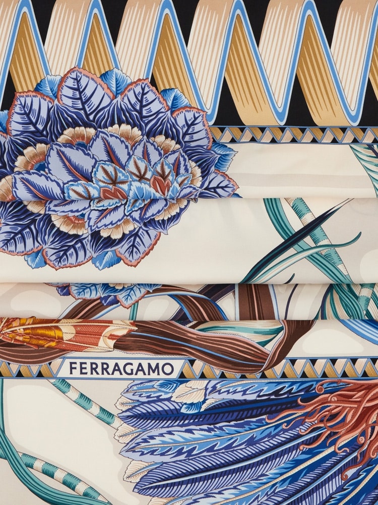 FERRAGAMO WOMEN'S SCARF NWT