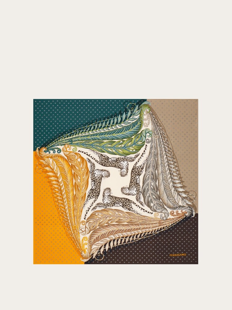 FERRAGAMO WOMEN'S SCARF NWT