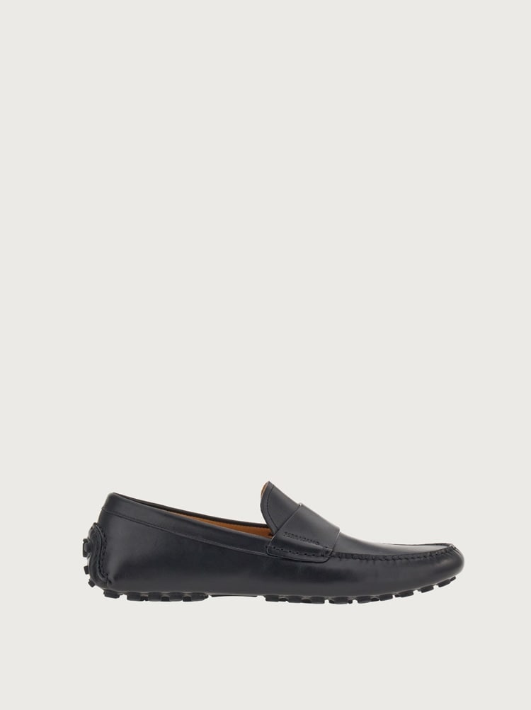 FERRAGAMO MEN'S BLACK CALF LEATHER LOAFERS