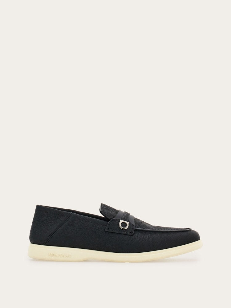 FERRAGAMO MEN'S BLACK LEATHER SLIP ON SHOES