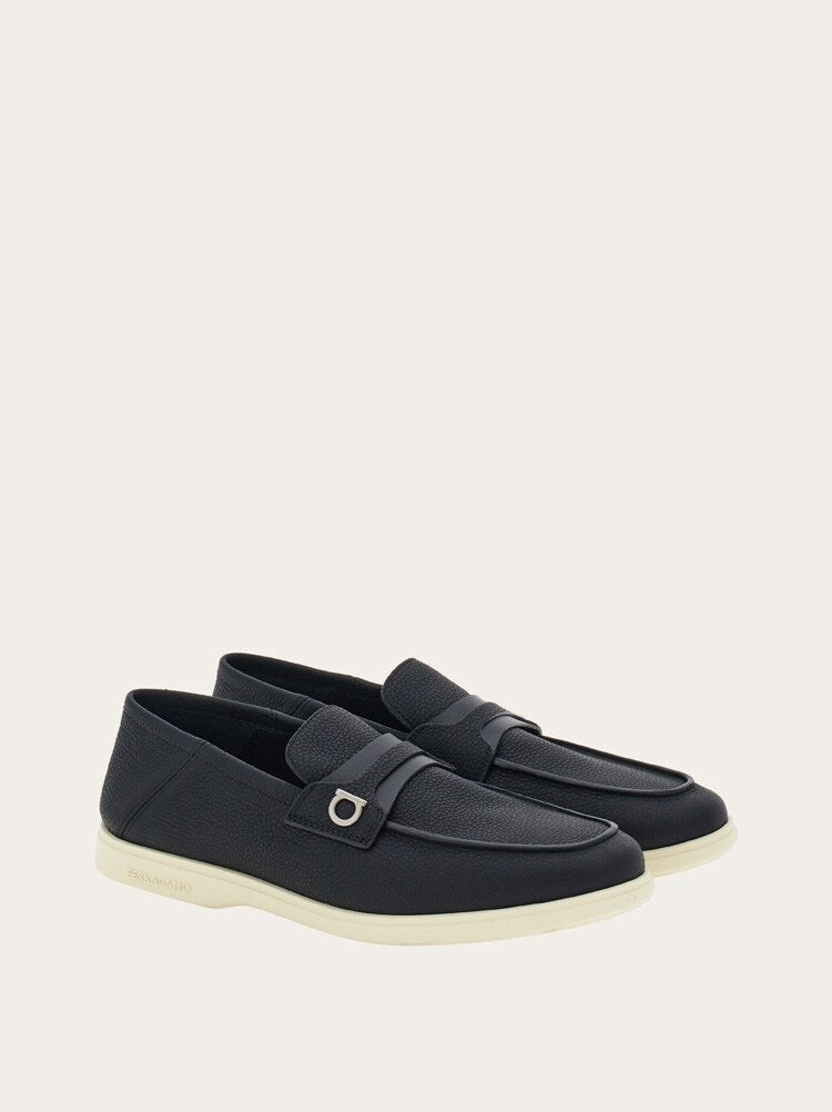FERRAGAMO MEN'S BLACK LEATHER SLIP ON SHOES