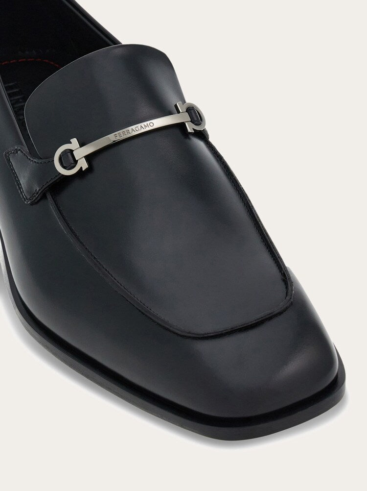 FERRAGAMO MEN'S BLACK CALF LEATHER LOAFERS