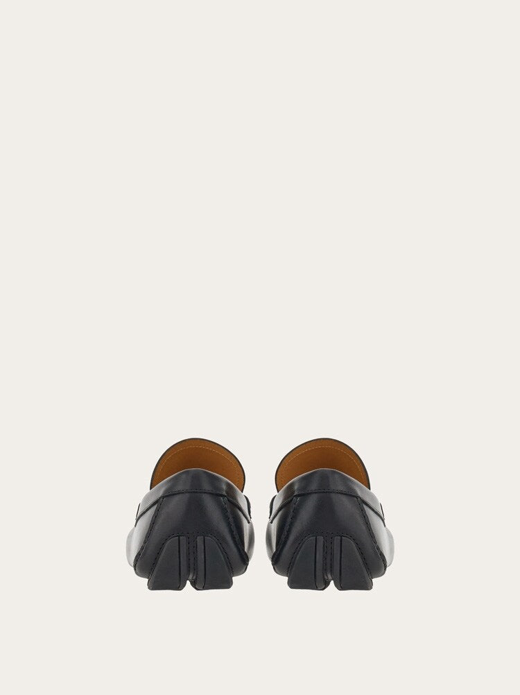 FERRAGAMO MEN'S BLACK CALF LEATHER LOAFERS