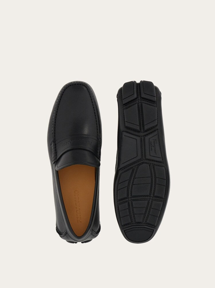 FERRAGAMO MEN'S BLACK CALF LEATHER LOAFERS