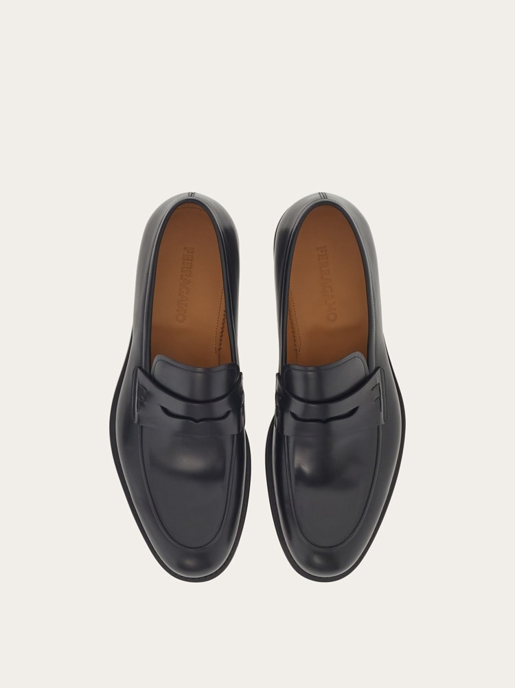 FERRAGAMO MEN'S BLACK CALF LEATHER LOAFERS