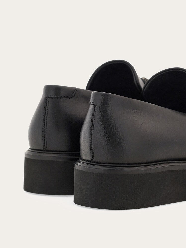 FERRAGAMO MEN'S BLACK LEATHER LOAFER SHOES