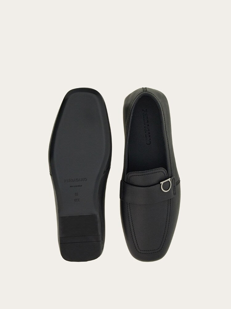 FERRAGAMO MEN'S BLACK CALF LEATHER LOAFERS