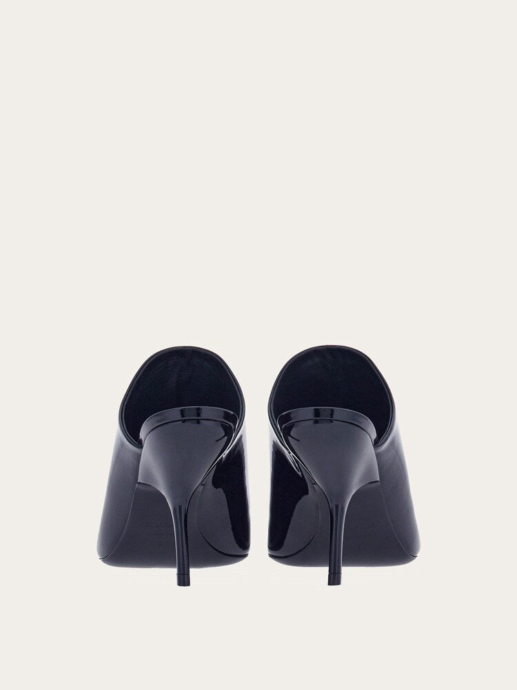 FERRAGAMO WOMEN'S BLACK PATENT LEATHER MULES