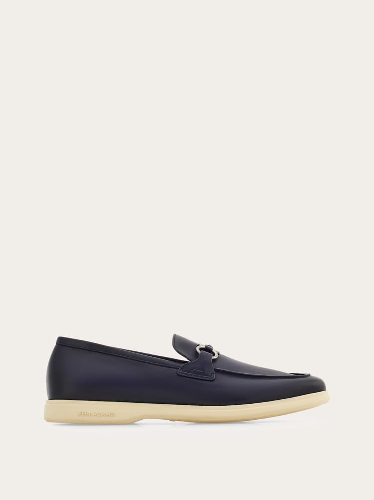 FERRAGAMO MEN'S NAVY CALF LEATHER LOAFERS