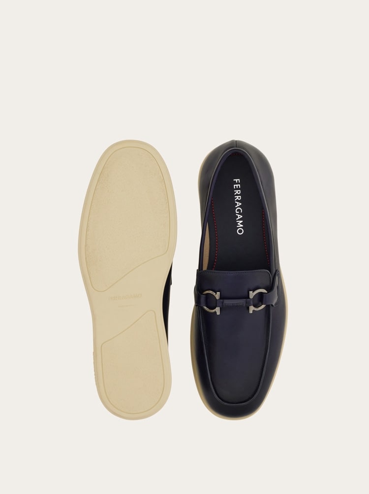 FERRAGAMO MEN'S NAVY CALF LEATHER LOAFERS