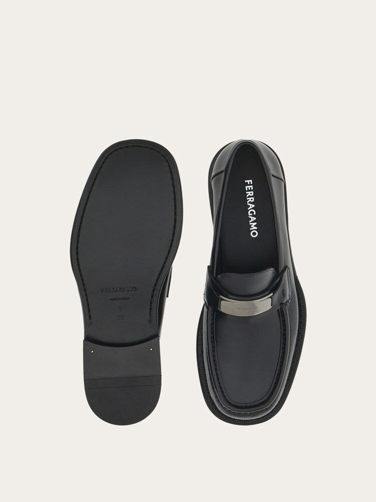 FERRAGAMO MEN'S BLACK CALF LEATHER LOAFERS