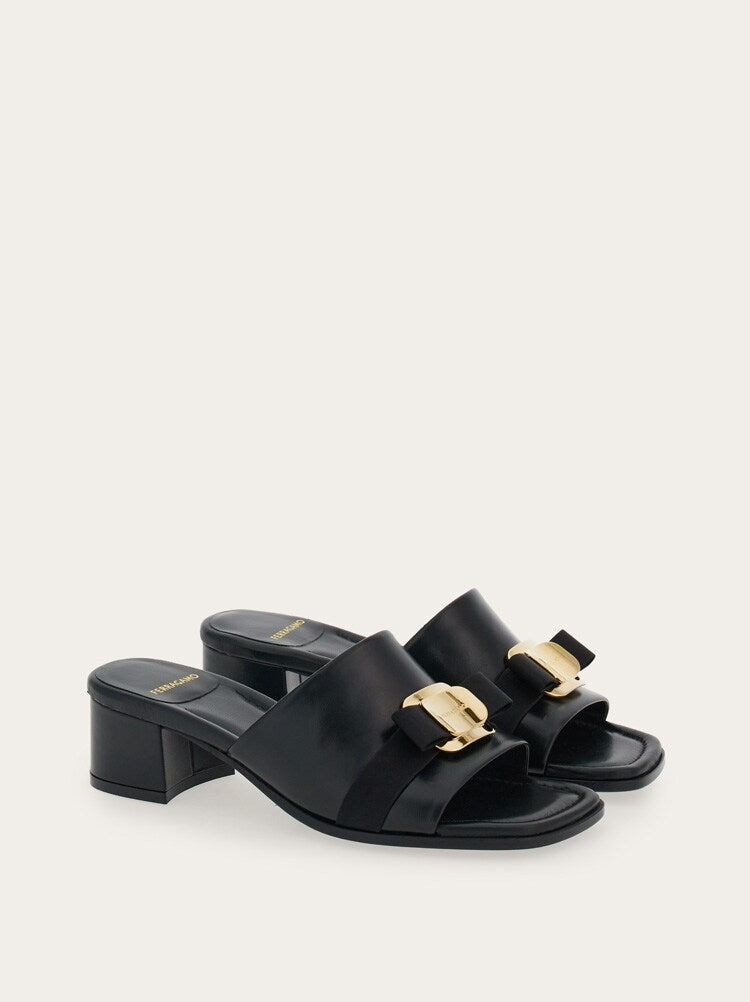 FERRAGAMO WOMEN'S BLACK LAMBSKIN HEELED SHOE