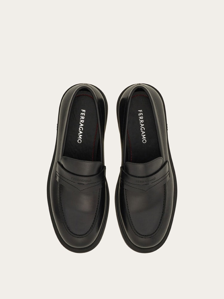FERRAGAMO MEN'S BLACK CALF LEATHER LOAFERS