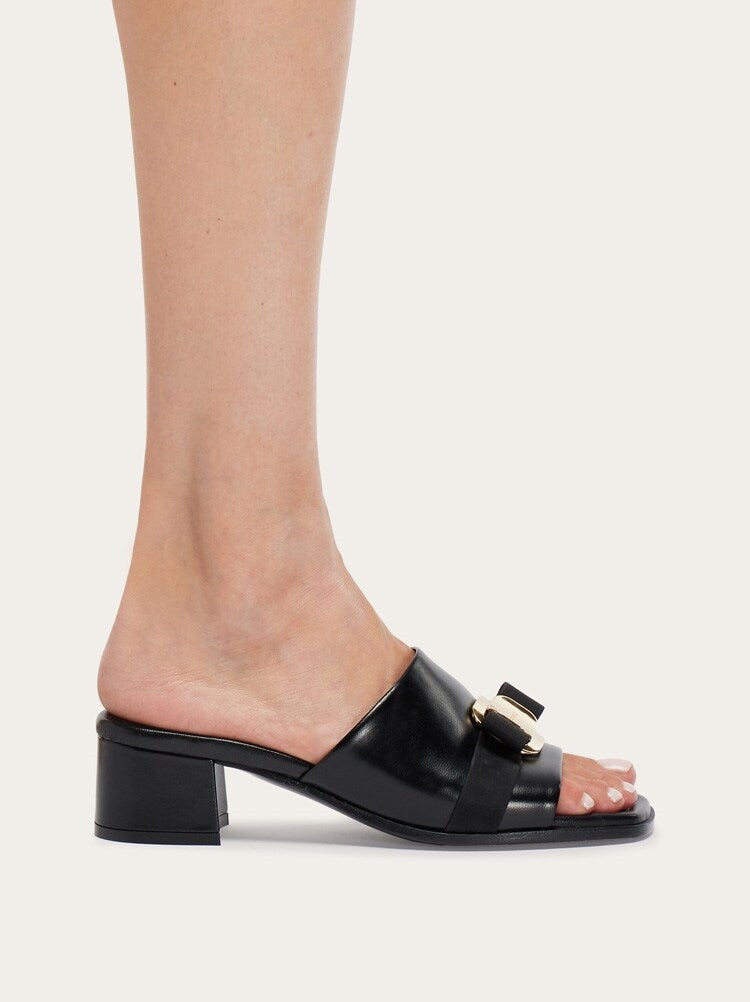 FERRAGAMO WOMEN'S BLACK LAMBSKIN HEELED SHOE
