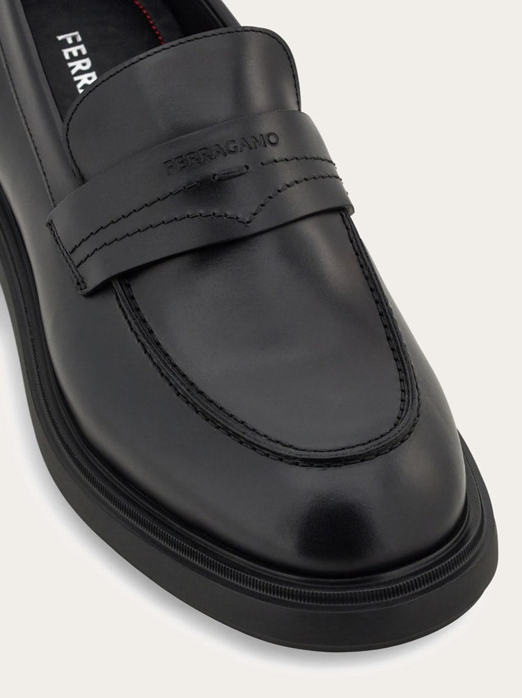FERRAGAMO MEN'S BLACK CALF LEATHER LOAFERS