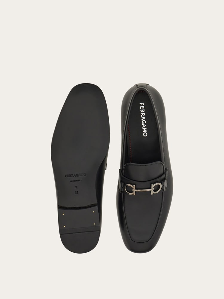 FERRAGAMO MEN'S BLACK CALF LEATHER LOAFERS