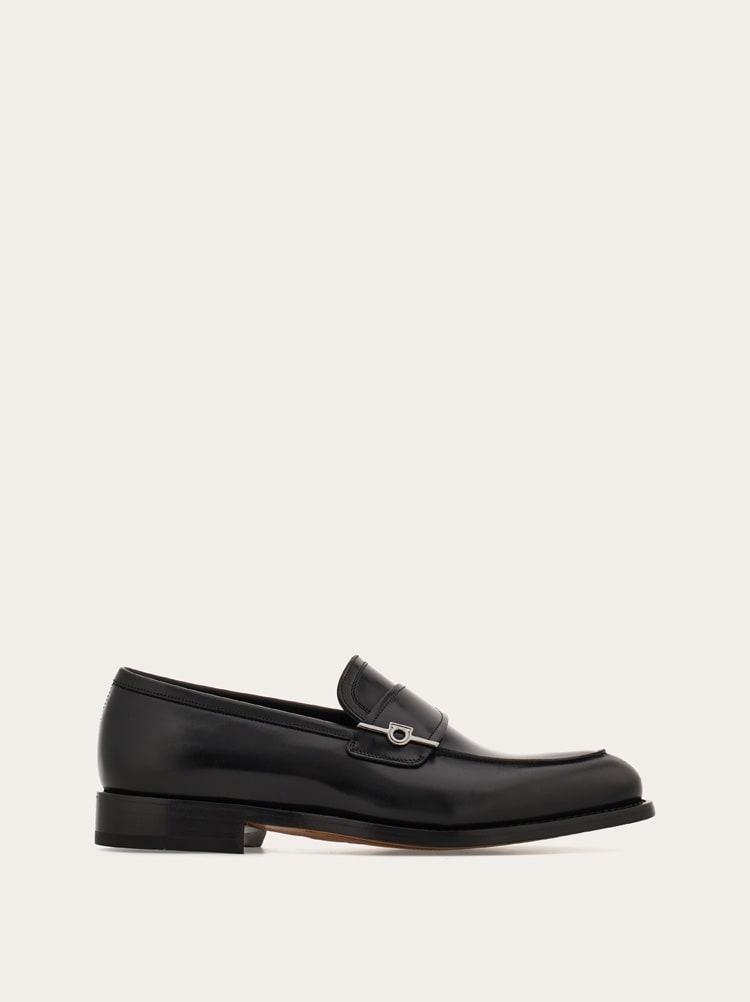 FERRAGAMO MEN'S BLACK CALF LEATHER LOAFERS