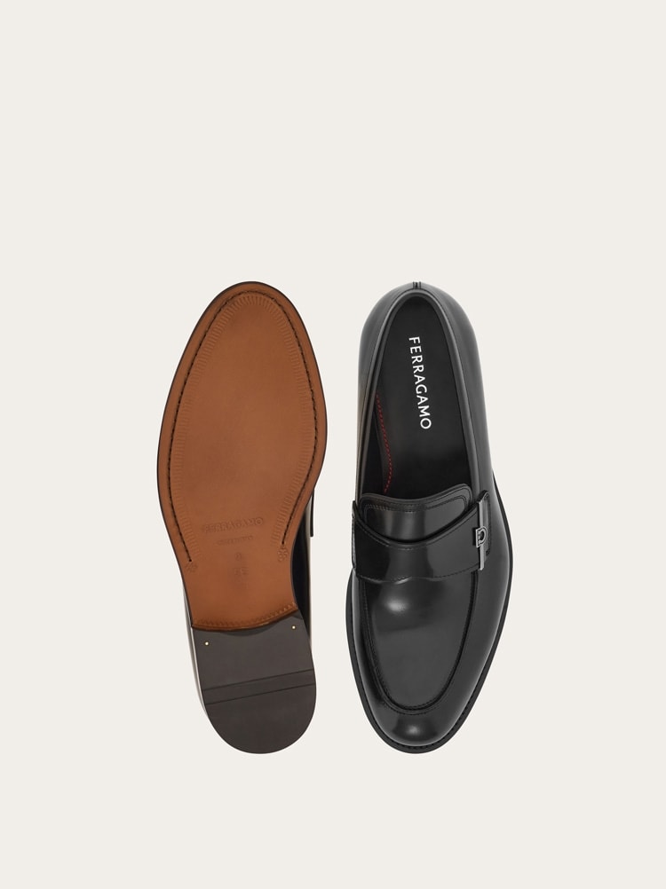 FERRAGAMO MEN'S BLACK CALF LEATHER LOAFERS