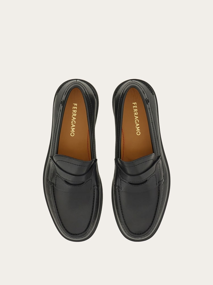 FERRAGAMO MEN'S BLACK LEATHER PENNY LOAFERS