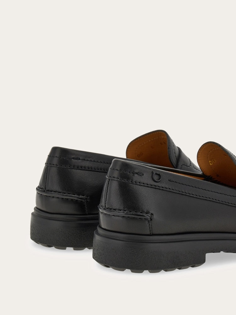 FERRAGAMO MEN'S BLACK LEATHER PENNY LOAFERS