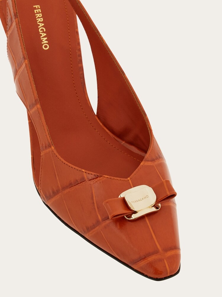 FERRAGAMO WOMEN'S ORANGE LEATHER SLINGBACK SHOE