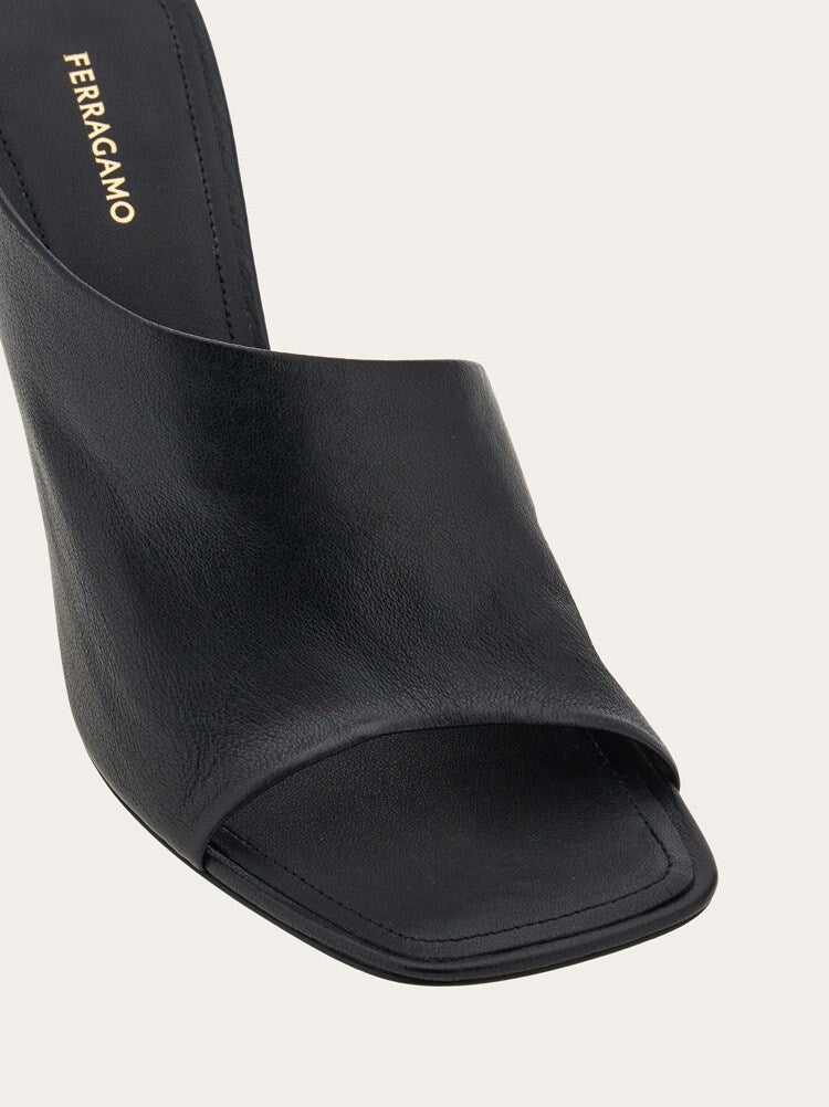 FERRAGAMO WOMEN'S BLACK LAMBSKIN MULE SHOES