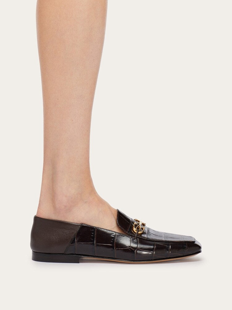 FERRAGAMO WOMEN'S DARK BROWN LEATHER LOAFERS