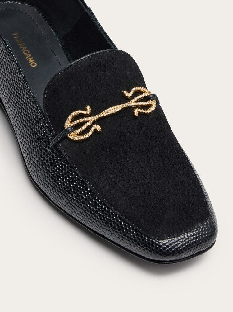 FERRAGAMO WOMEN'S BLACK LEATHER LOAFER SHOES