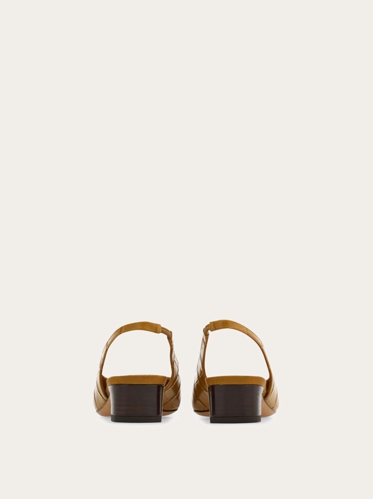 FERRAGAMO WOMEN'S TAN LEATHER SLINGBACK SHOE