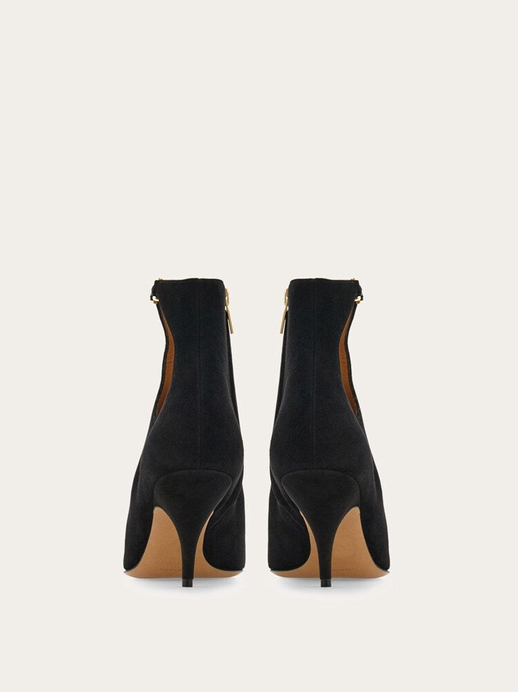 FERRAGAMO WOMEN'S BLACK GOAT LEATHER ANKLE BOOTS