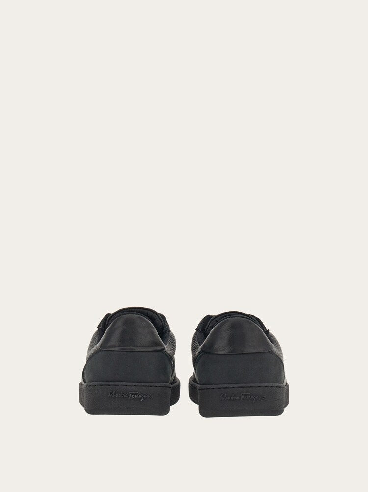FERRAGAMO WOMEN'S BLACK LEATHER LACE UP SHOES