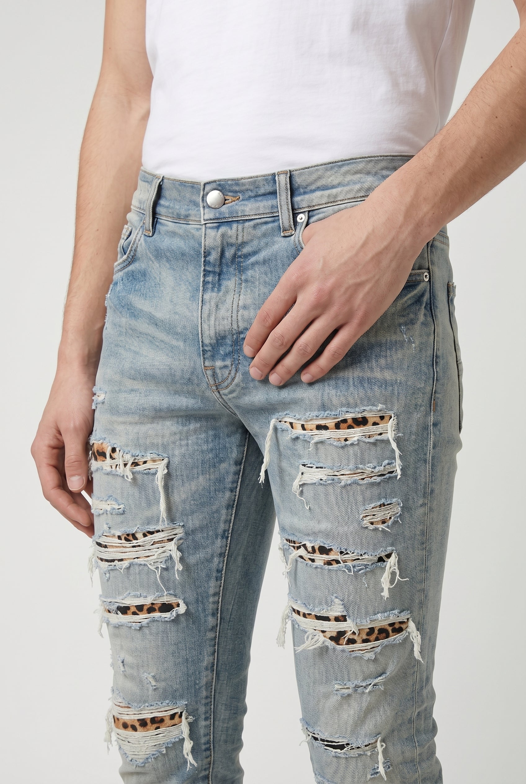 AMIRI MEN'S LIGHT BLUE RIPPED JEANS