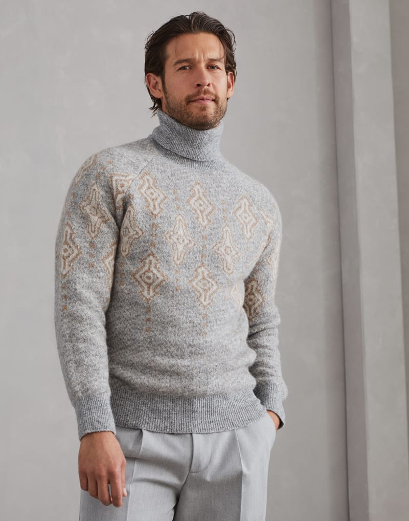 BRUNELLO CUCINELLI MEN'S LIGHT GREY WOOL TURTLENECK SWEATER