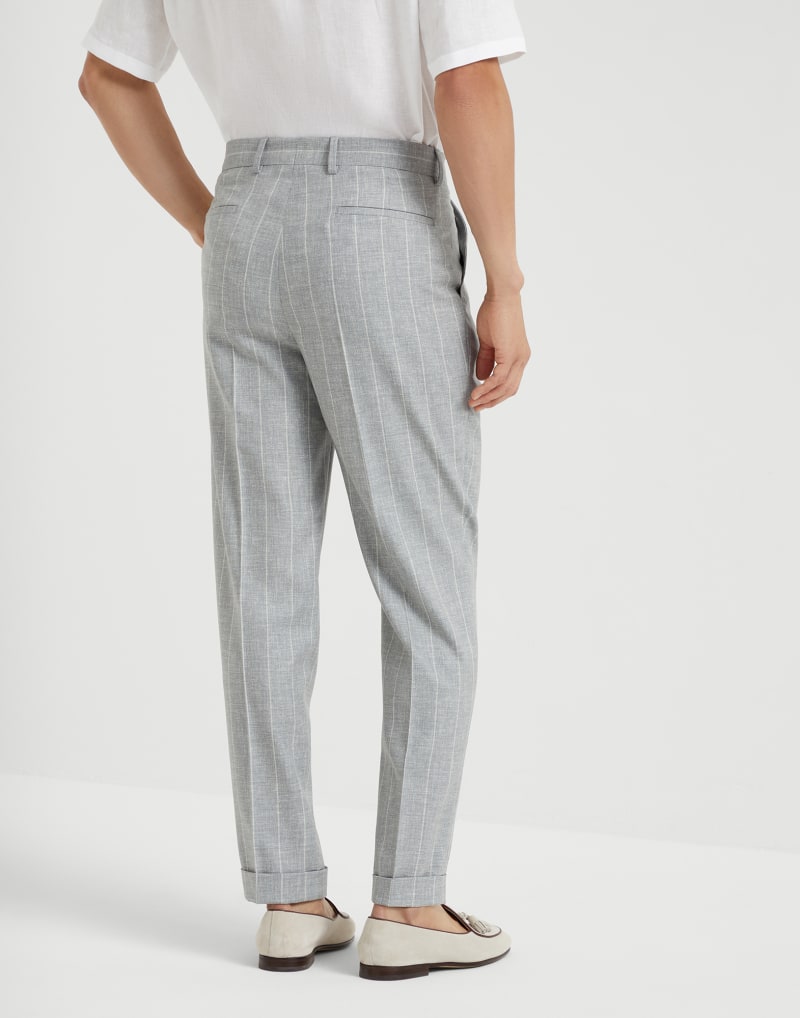 BRUNELLO CUCINELLI MEN'S LIGHT GREY WOOL PLEATED TROUSERS