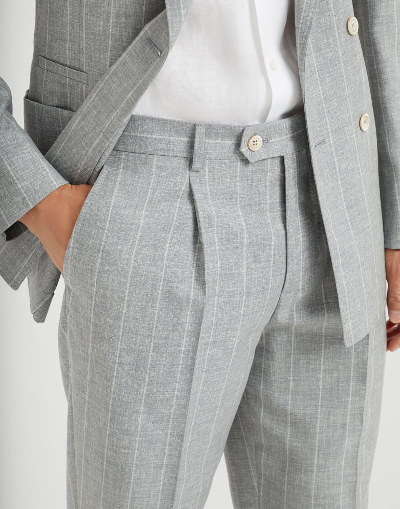 BRUNELLO CUCINELLI MEN'S LIGHT GREY WOOL PLEATED TROUSERS