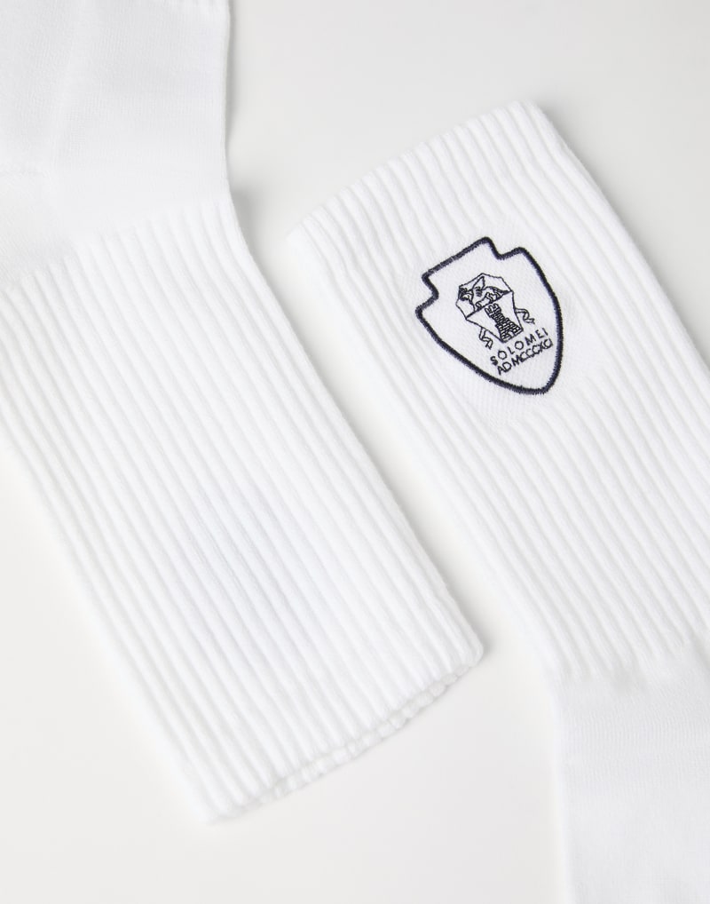 BRUNELLO CUCINELLI MEN'S WHITE RIBBED COTTON SOCKS