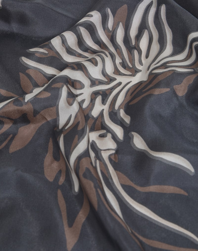 BRUNELLO CUCINELLI WOMEN'S DARK GREY SILK SCARF