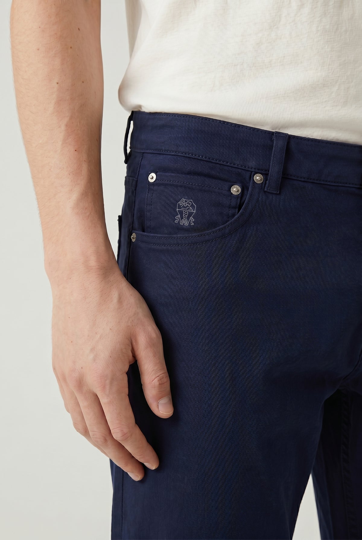 BRUNELLO CUCINELLI MEN'S NAVY RELAXED COTTON TROUSERS